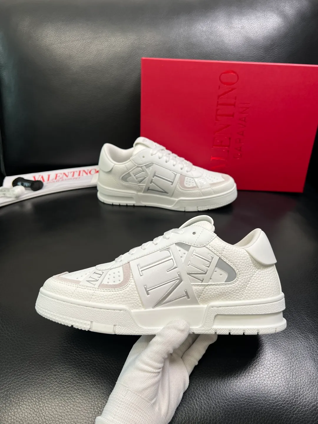 Men's shoes 💰660 VALENTINO High quality top craftsmanship Valentino, sports sneakers counter synchronization, uppers imported from Italy, high-quality splicing colorful complex crafts, imported cowhide lining soft and comfortable, soles: original soles specially provided by the original factory, T men's shoes 💰U exclusive movable molded soles super comfortable, original factory and single goods, welcome to compare, couple size 39-44 (customized 45)